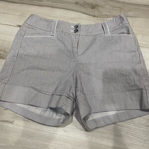 White House Black Market Women’s Pinstripe Shorts Size 00 Black White Tailored
